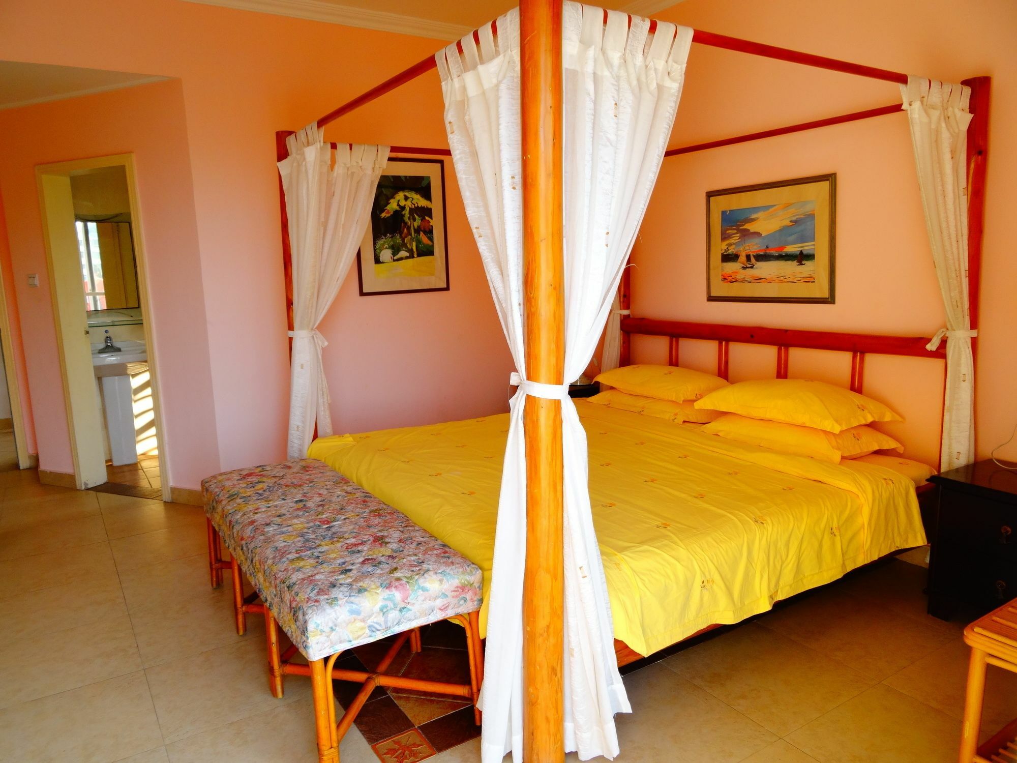 Venus Garden Hotel Szanja Kültér fotó