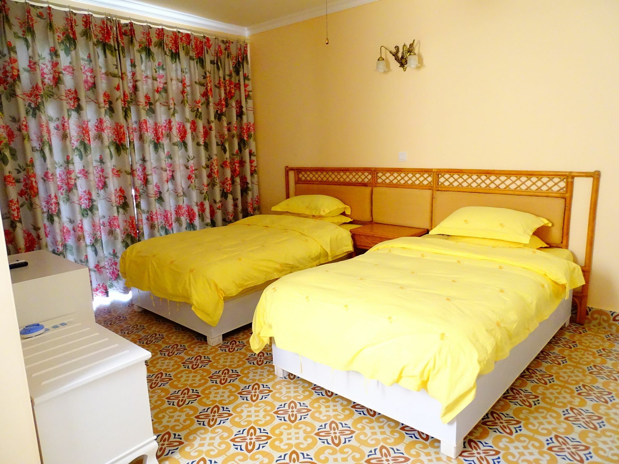 Venus Garden Hotel Szanja Kültér fotó